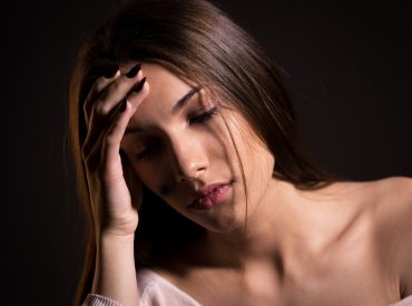 Portrait of beautiful woman with natural look and without makeup Psicólogo depresión Málaga